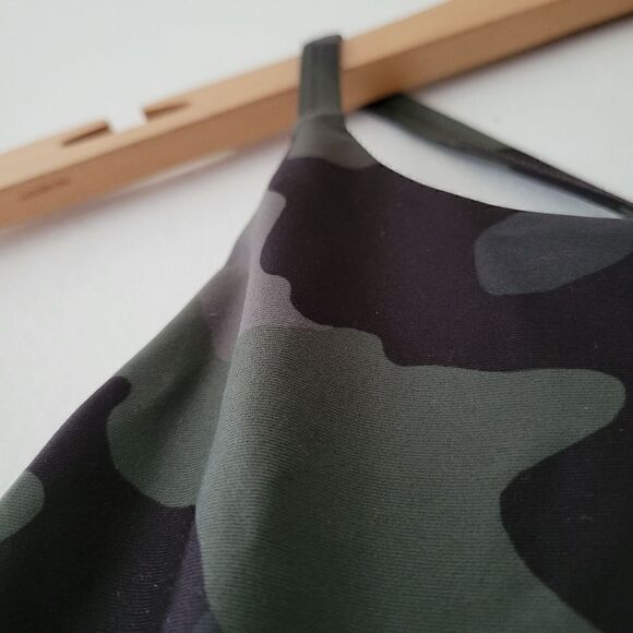 Old Navy Camo Powersoft Crop Top S - Picture 2 of 8